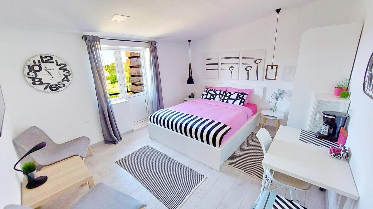 Le Petit 2 Appartement Čilipi Buitenkant foto