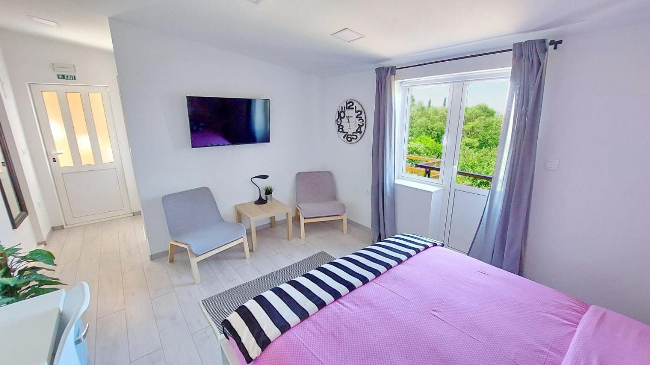 Le Petit 2 Appartement Čilipi Buitenkant foto