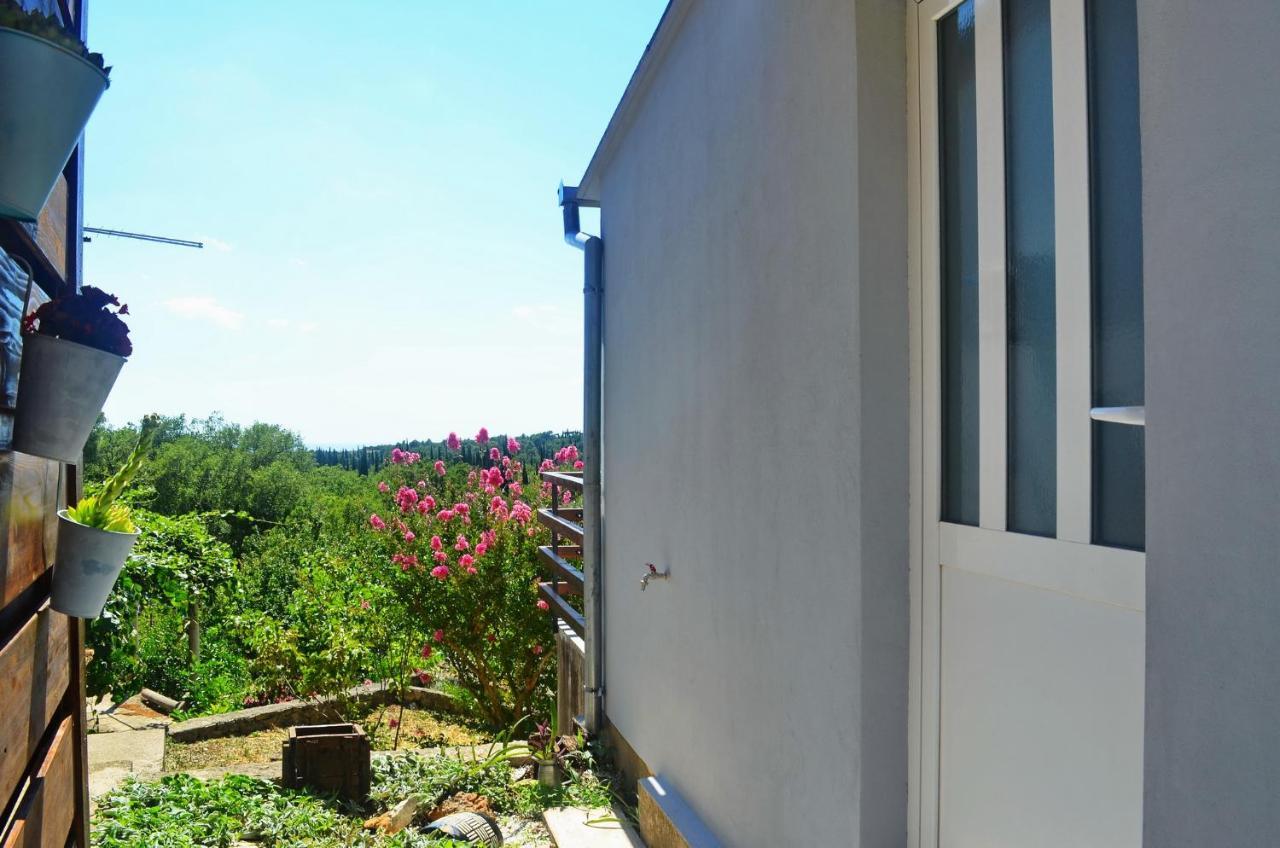 Le Petit 2 Appartement Čilipi Buitenkant foto